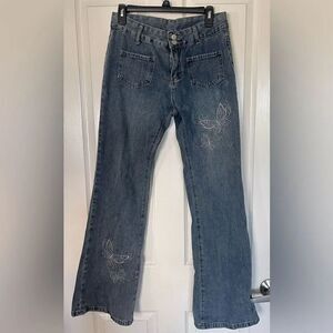 Romwe butterfly embroidered jeans size M/6